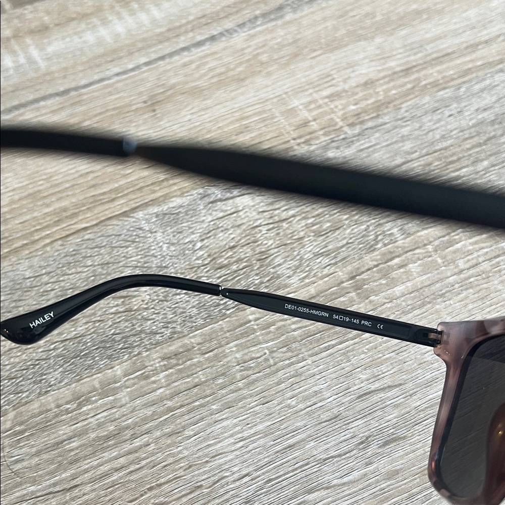 Diff Hailey sunglasses - Picture 3 of 3
